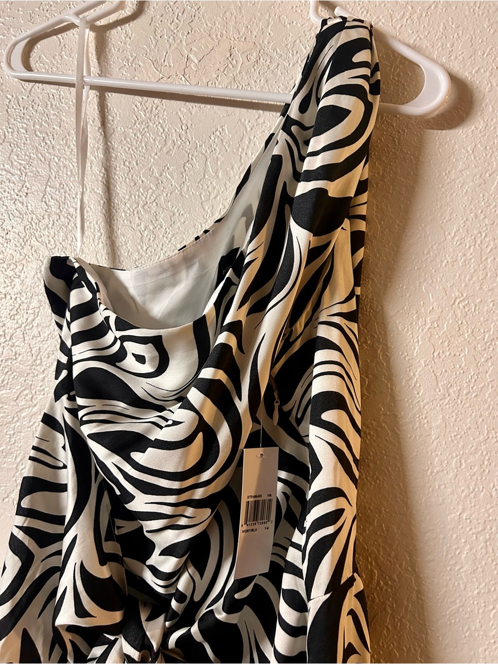 NWT Donna Morgan Midi Dress🤍🖤 - Picture 6 of 13